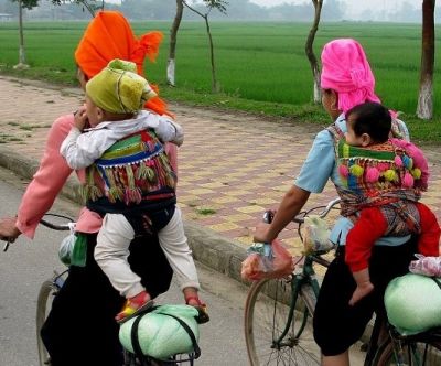 Steve Cuming Cycling on the  tour with redspokes